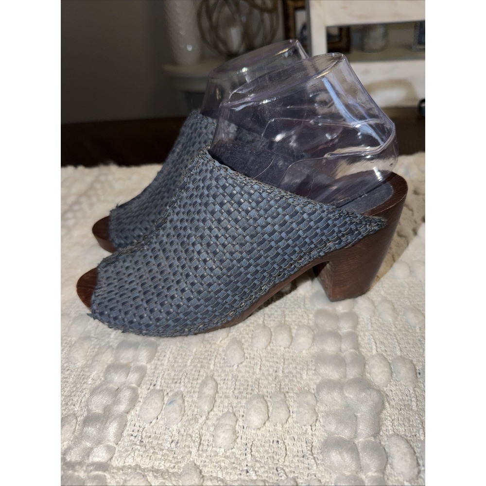 Anthropologie Kelsi Dagger Navy Blue Woven Leather Wooden Platform Heels Size 7